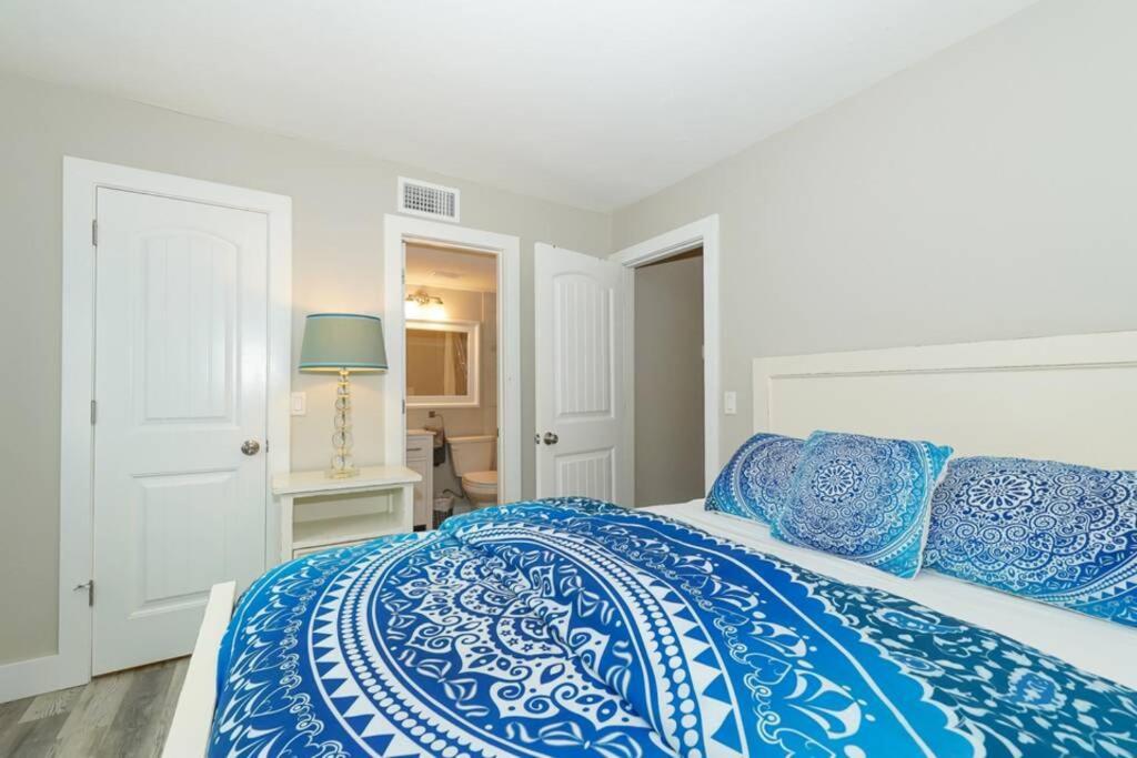 Siesta Key Village-Suite #3: A Block To The Beach! Sarasota Esterno foto