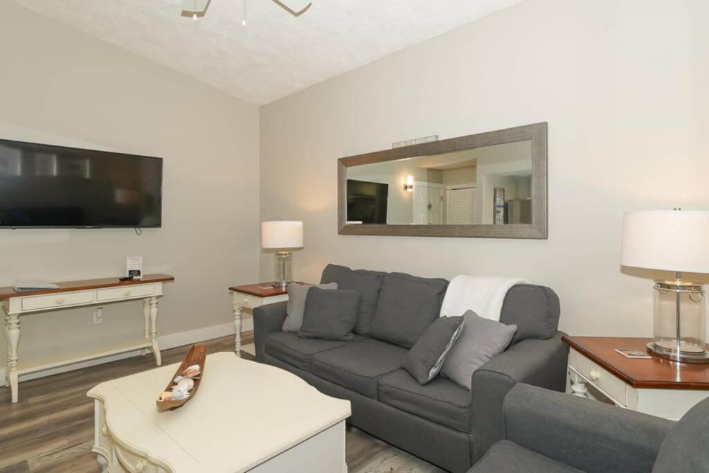 Siesta Key Village-Suite #3: A Block To The Beach! Sarasota Esterno foto