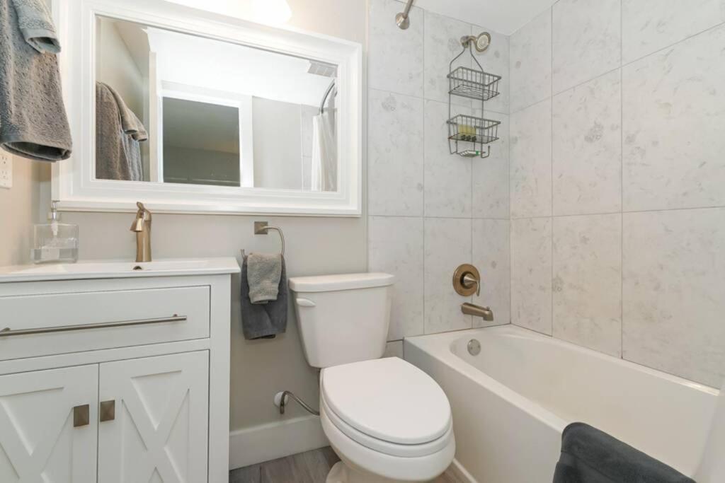 Siesta Key Village-Suite #3: A Block To The Beach! Sarasota Esterno foto