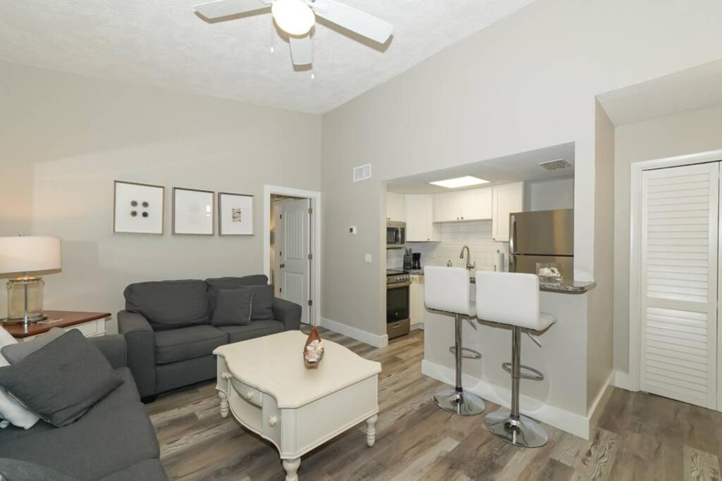 Siesta Key Village-Suite #3: A Block To The Beach! Sarasota Esterno foto